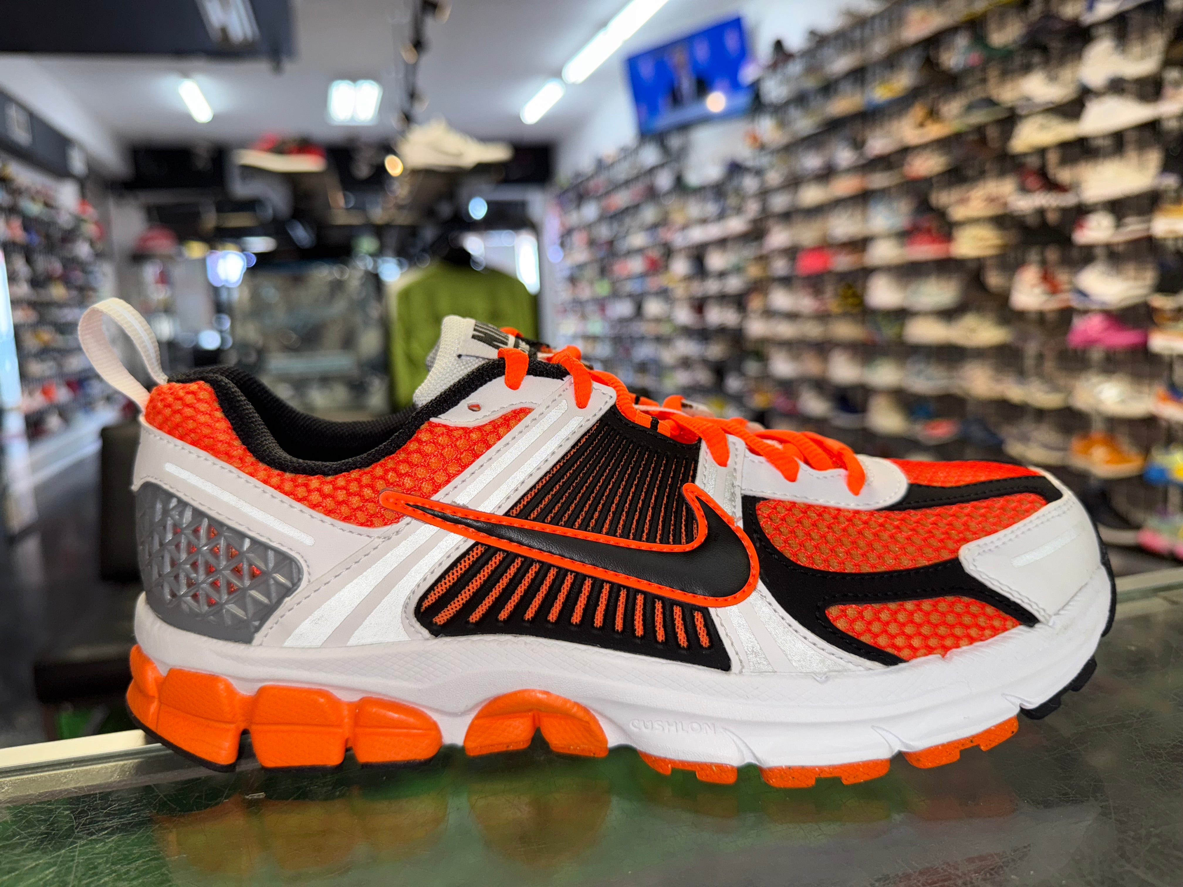 Size 7y Zoom Vomero 5 “Orange”