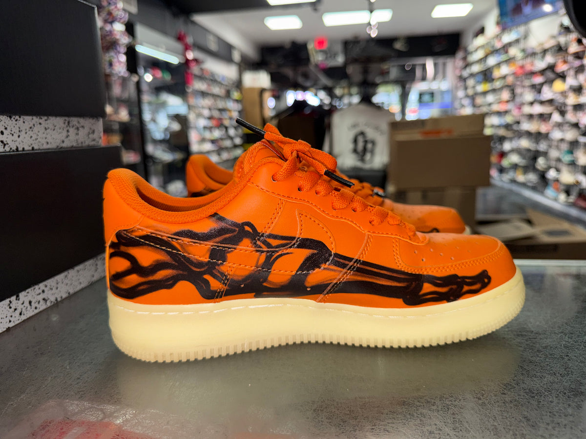 Nike Air Force 1 Halloween Orange Skeleton sneaker, pre-owned, size 8 – view 3