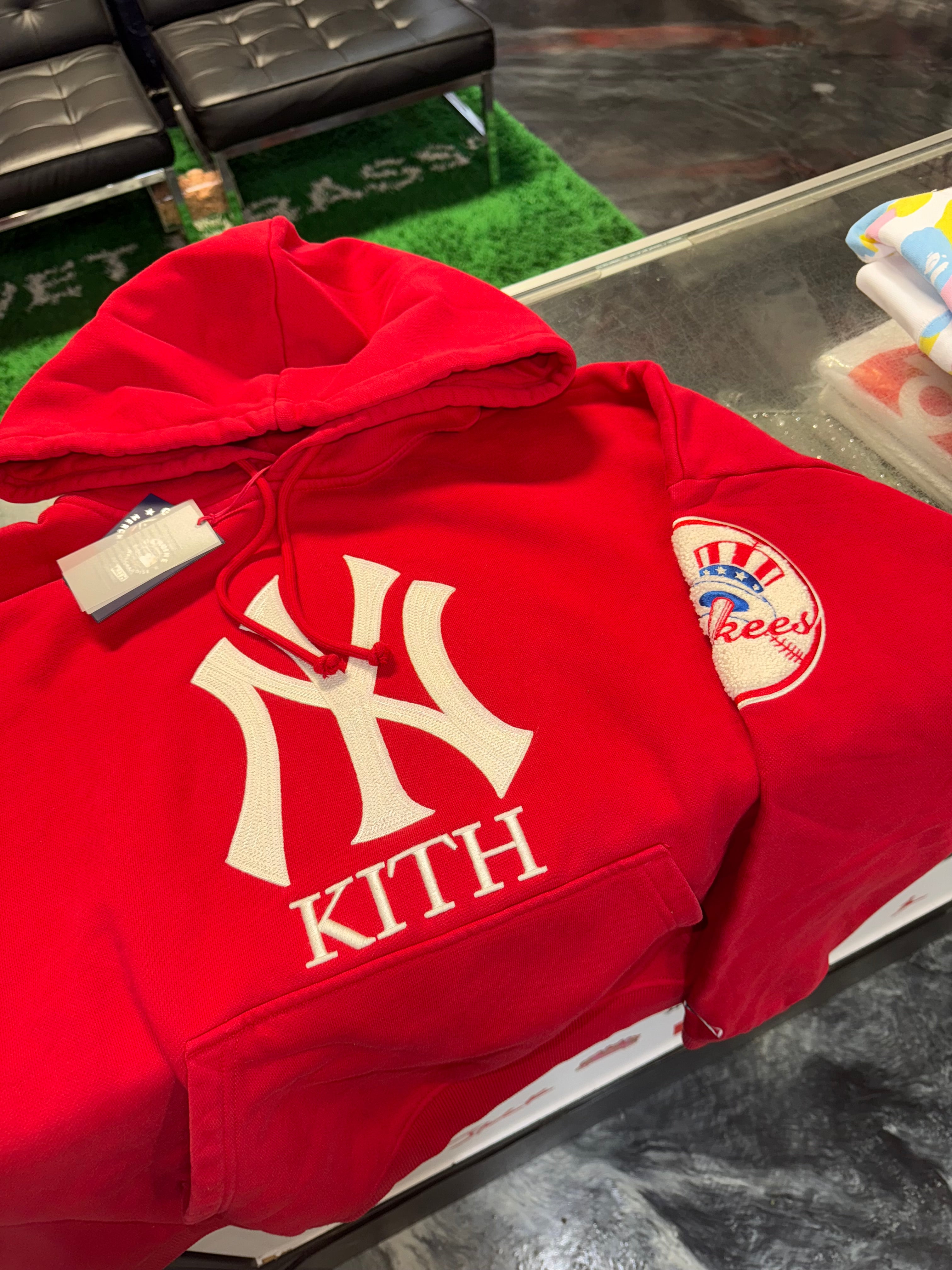 Size L Kith NY Yankees Fleece Braxton Hoodie “Fame Red” Brand New