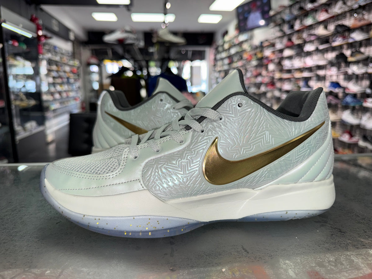 Size 10 Nike Ja 2 "Tree Topper"