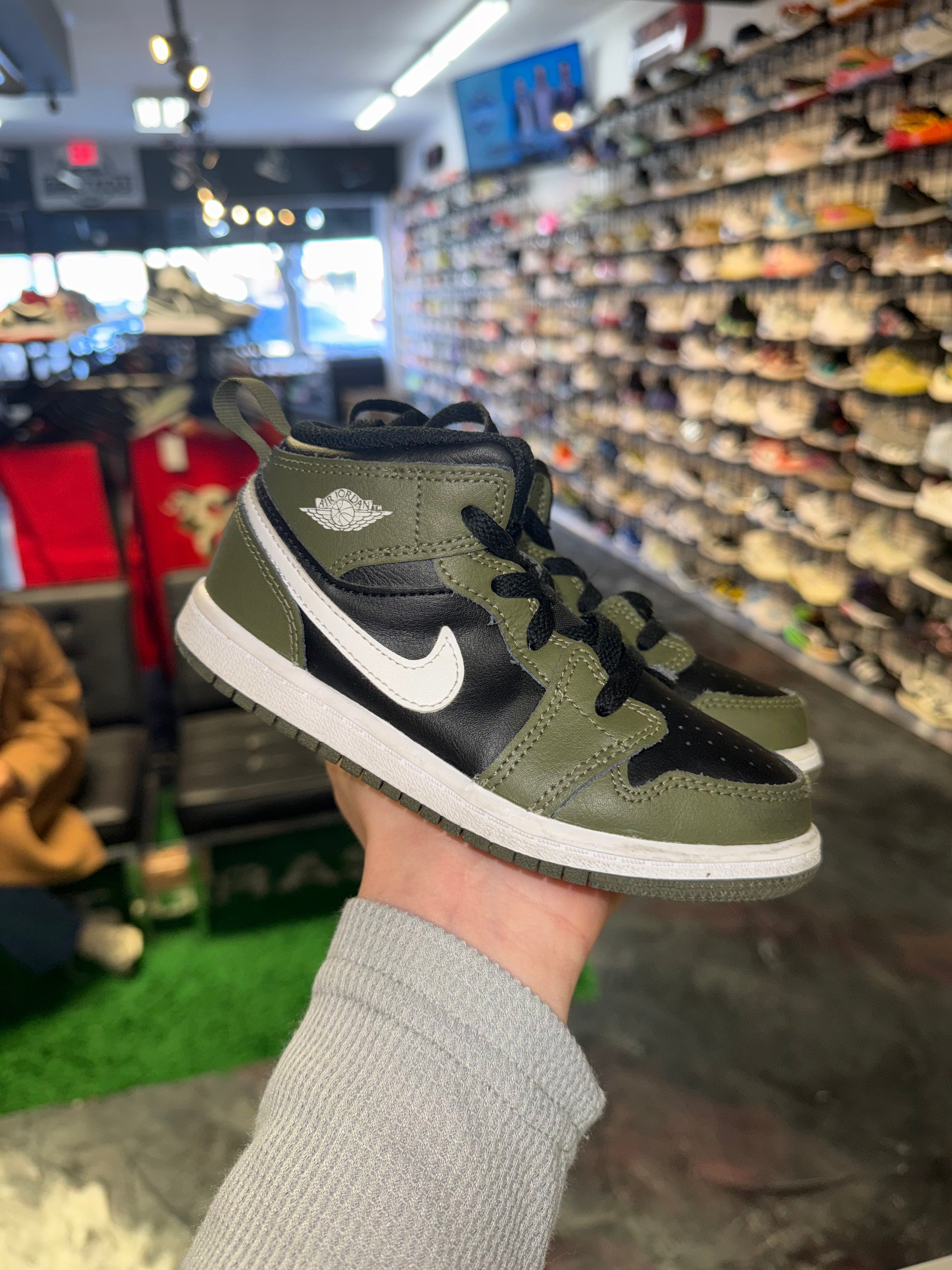 Size 10c AJ 1 Mid "Olive" (TD) - NB