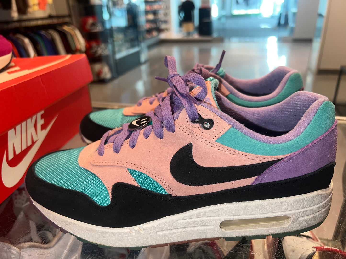 Size 10 Air Max 1 “Have A Nike Day” (Mall)