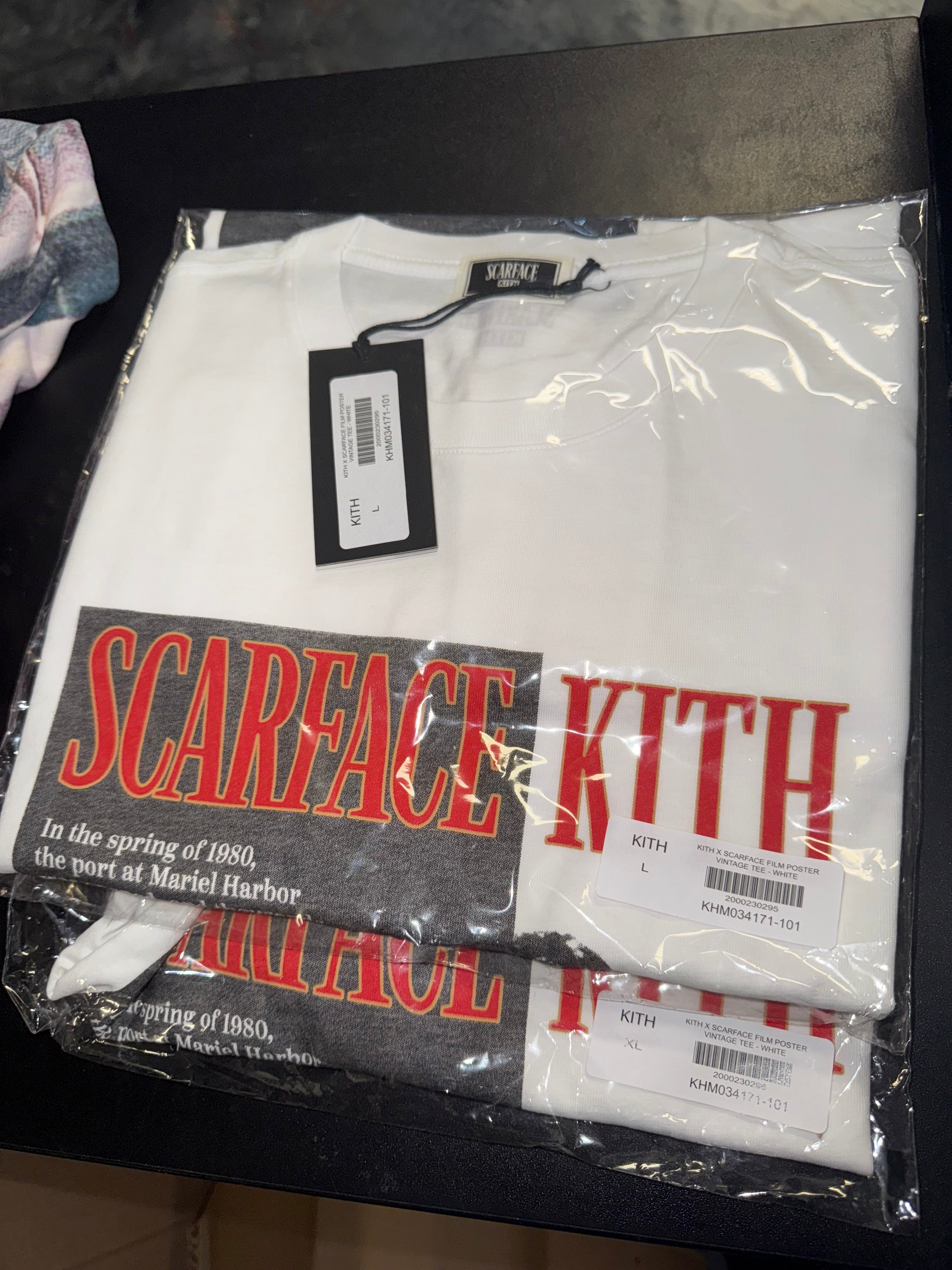 Size L Kith Scarface Film Poster Tee “White” Brand New