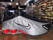 Size 7 Nike Shox R4 "Black Metallic Silver"