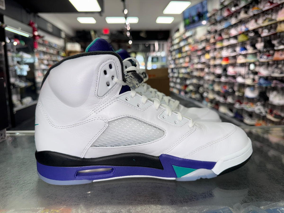 Air Jordan 5 White Grape sneaker, pre-owned, size 10.5 – view 3
