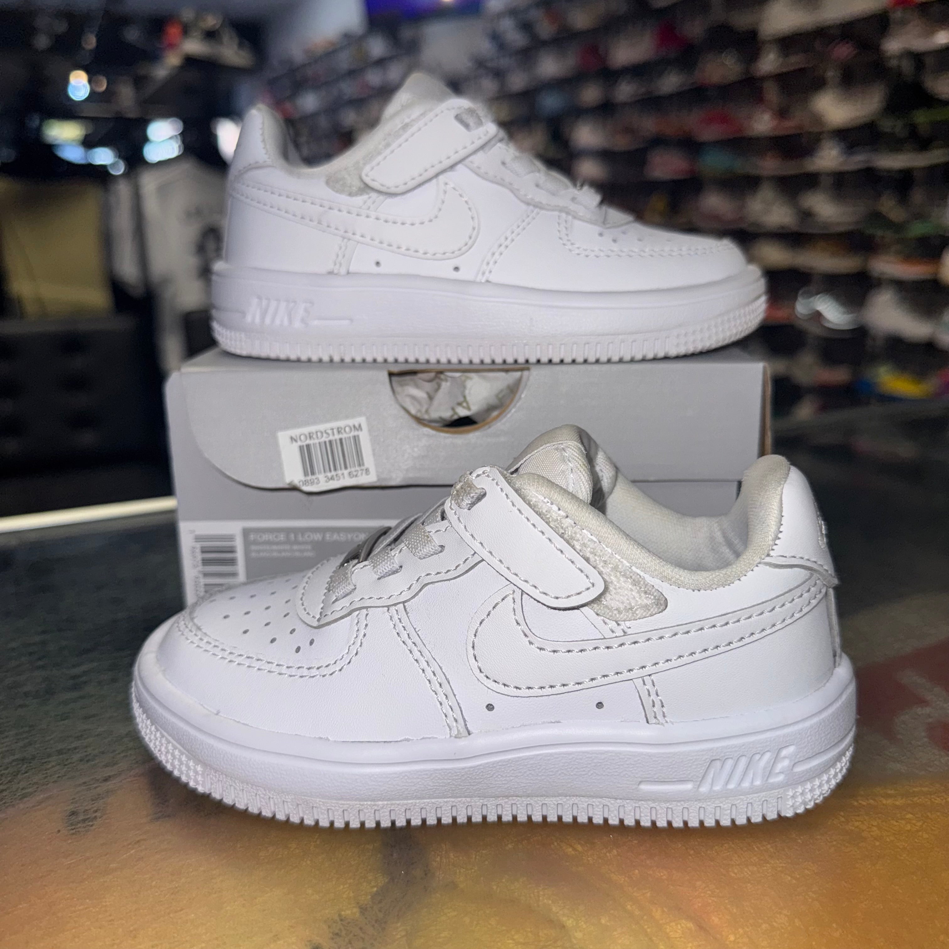 Size 8c Nike Force 1 Low EasyOn "Triple White" (TD)