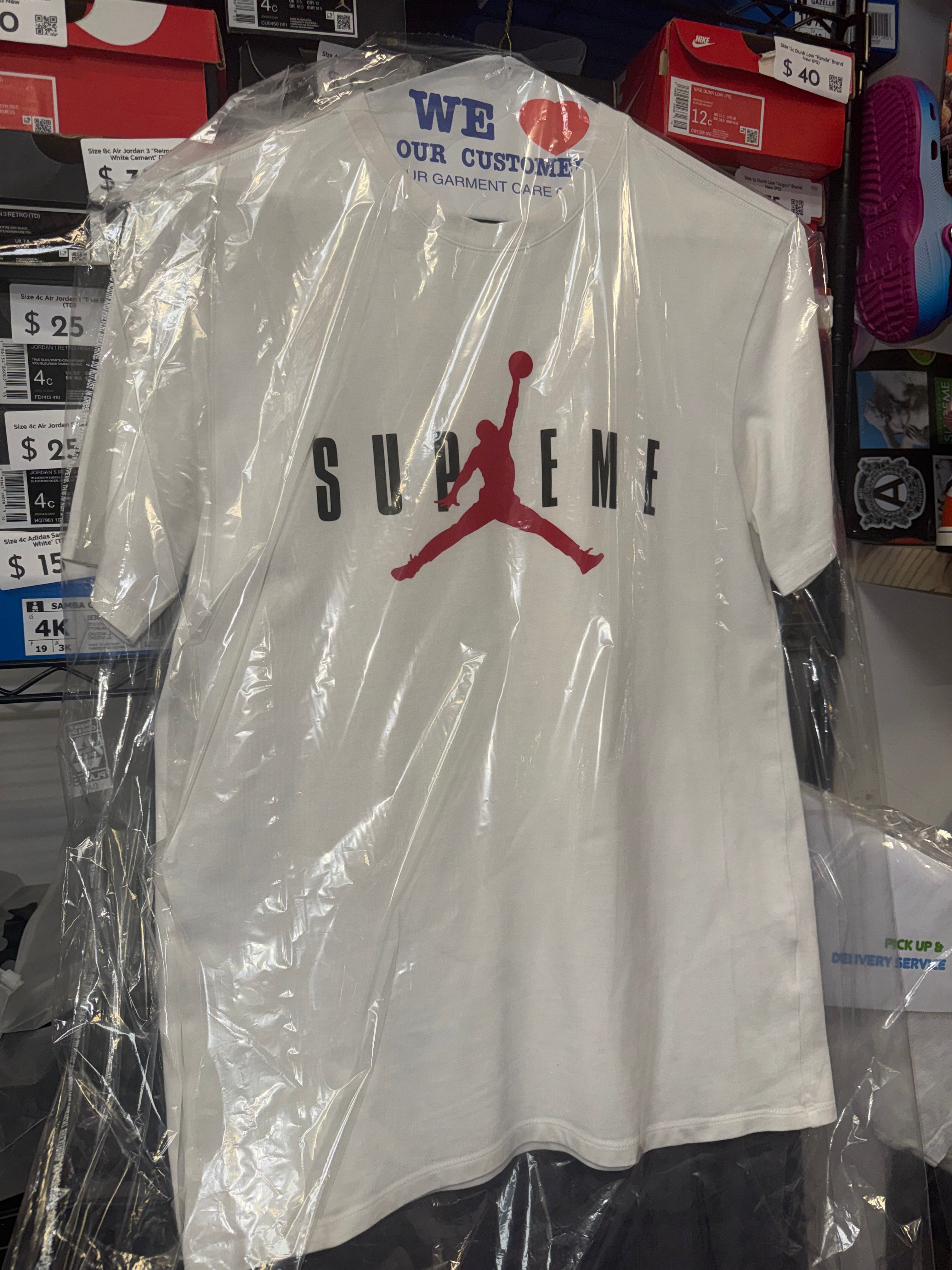 Size M Supreme Jordan Tee “White” (FW15) – Direct Kicks Size M Supreme Jordan Tee “White” (FW15) – Direct Kicks