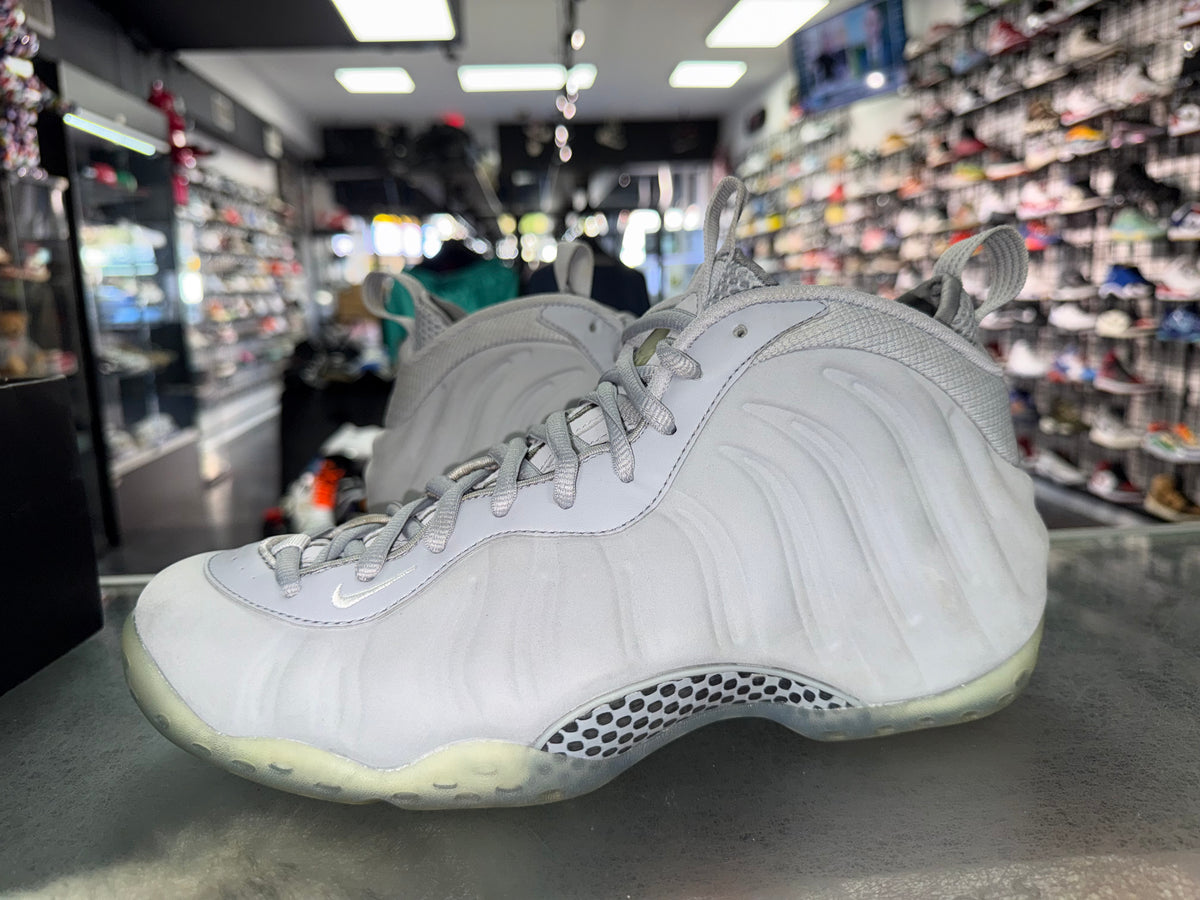 Nike Foamposite One Wolf Grey Suede sneaker, pre-owned, size 11 – view 2