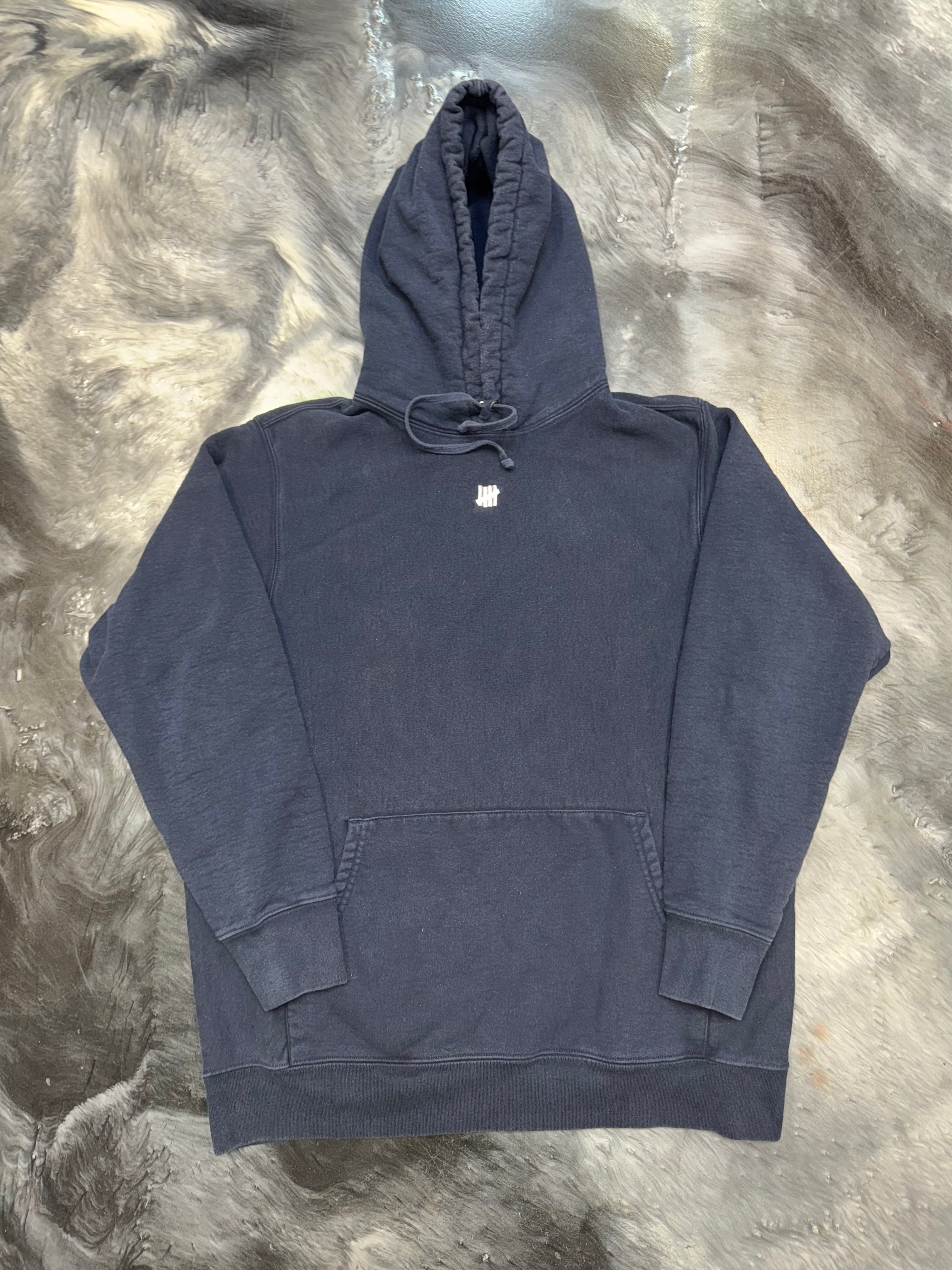 Size XL Undefeated Embroidery Logo Hoodie “Navy”