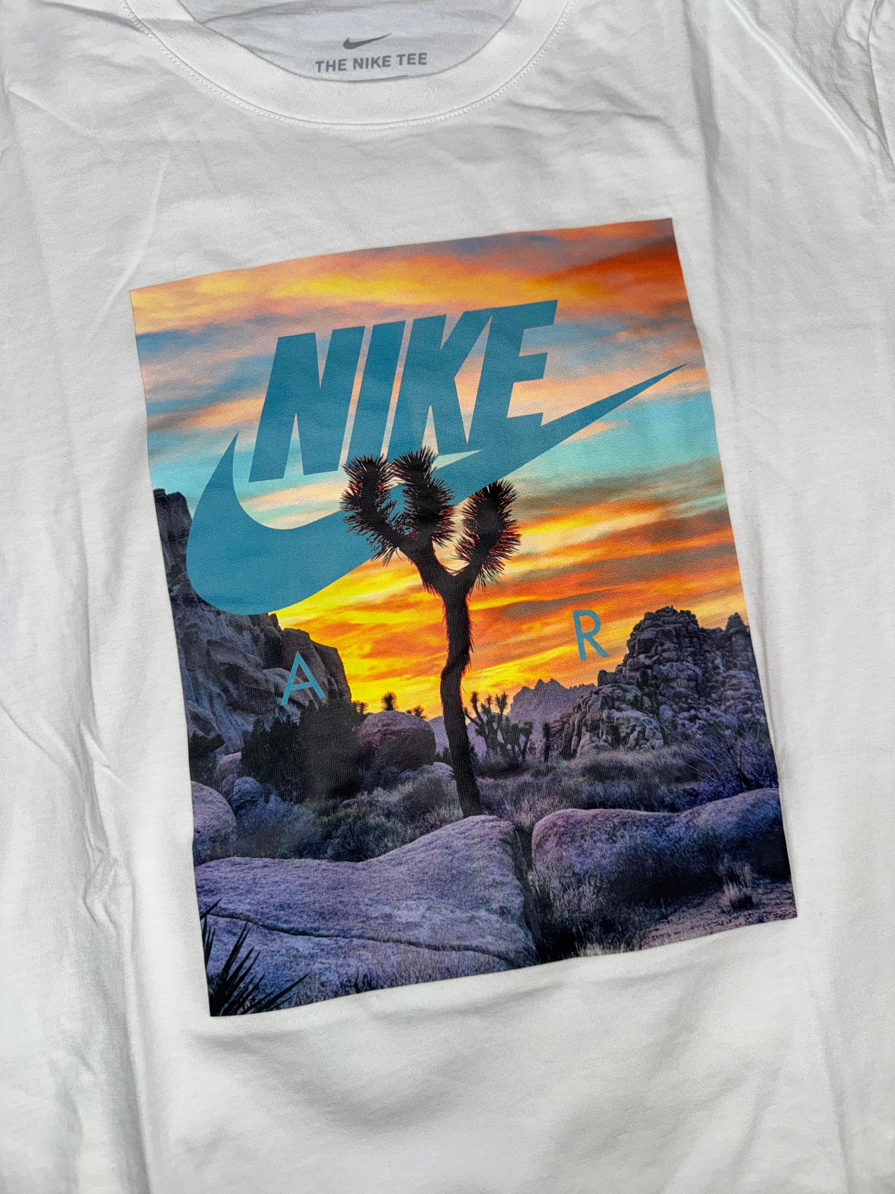 Size XL Nike Sunset Tee “White” Brand New