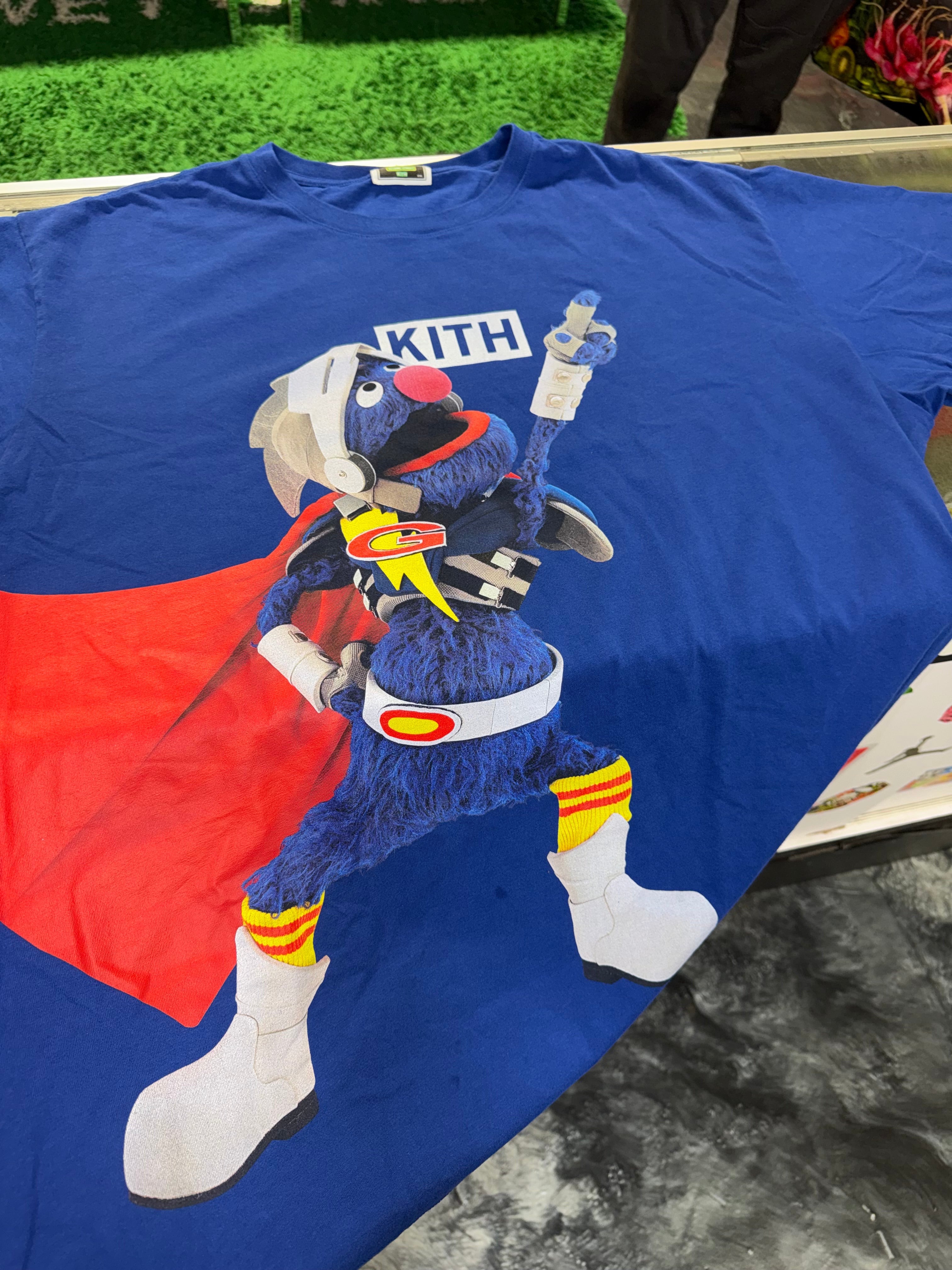 Size XXL Kith Sesame Street Super Grover Tee "Blue"