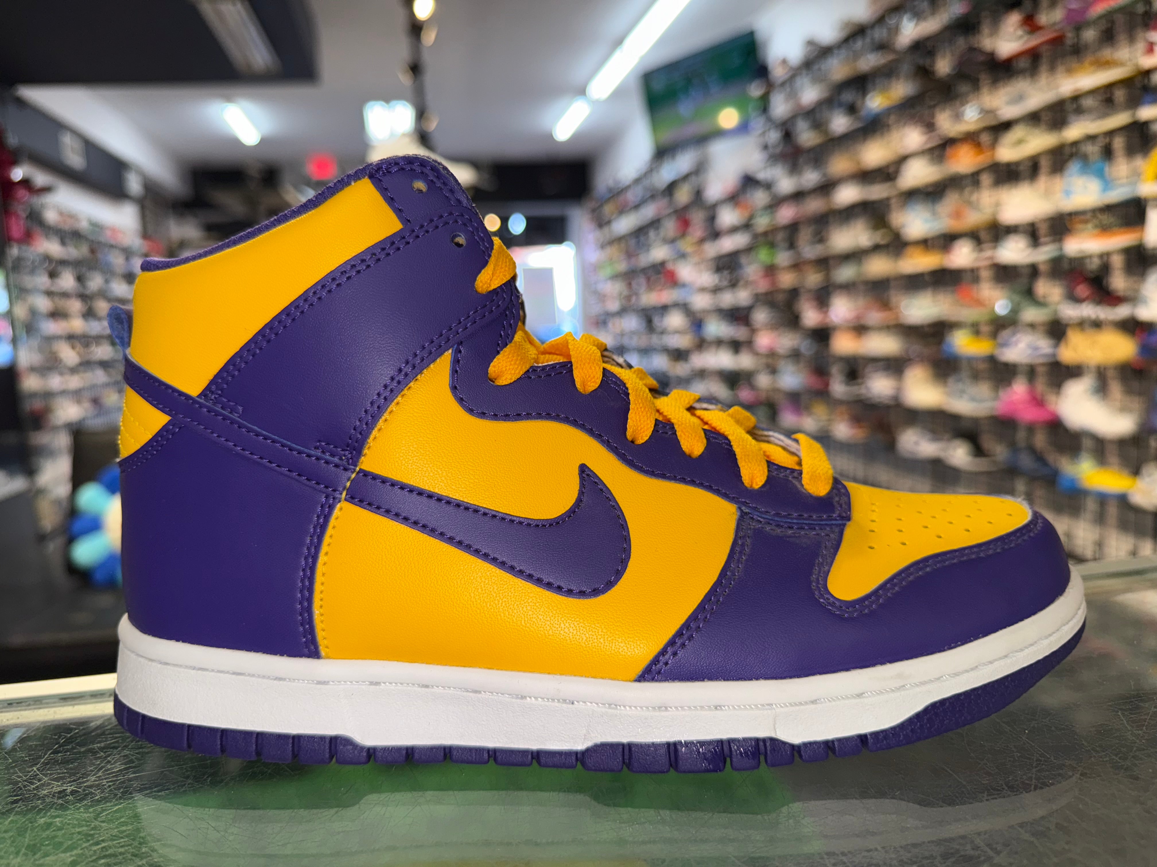 Size 7y Dunk High "Lakers"