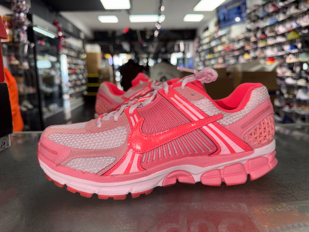 Nike Zoom Vomero 5 Coral Chalk Hot Punch sneaker, pre-owned, size 8 (9.5W) – view 2