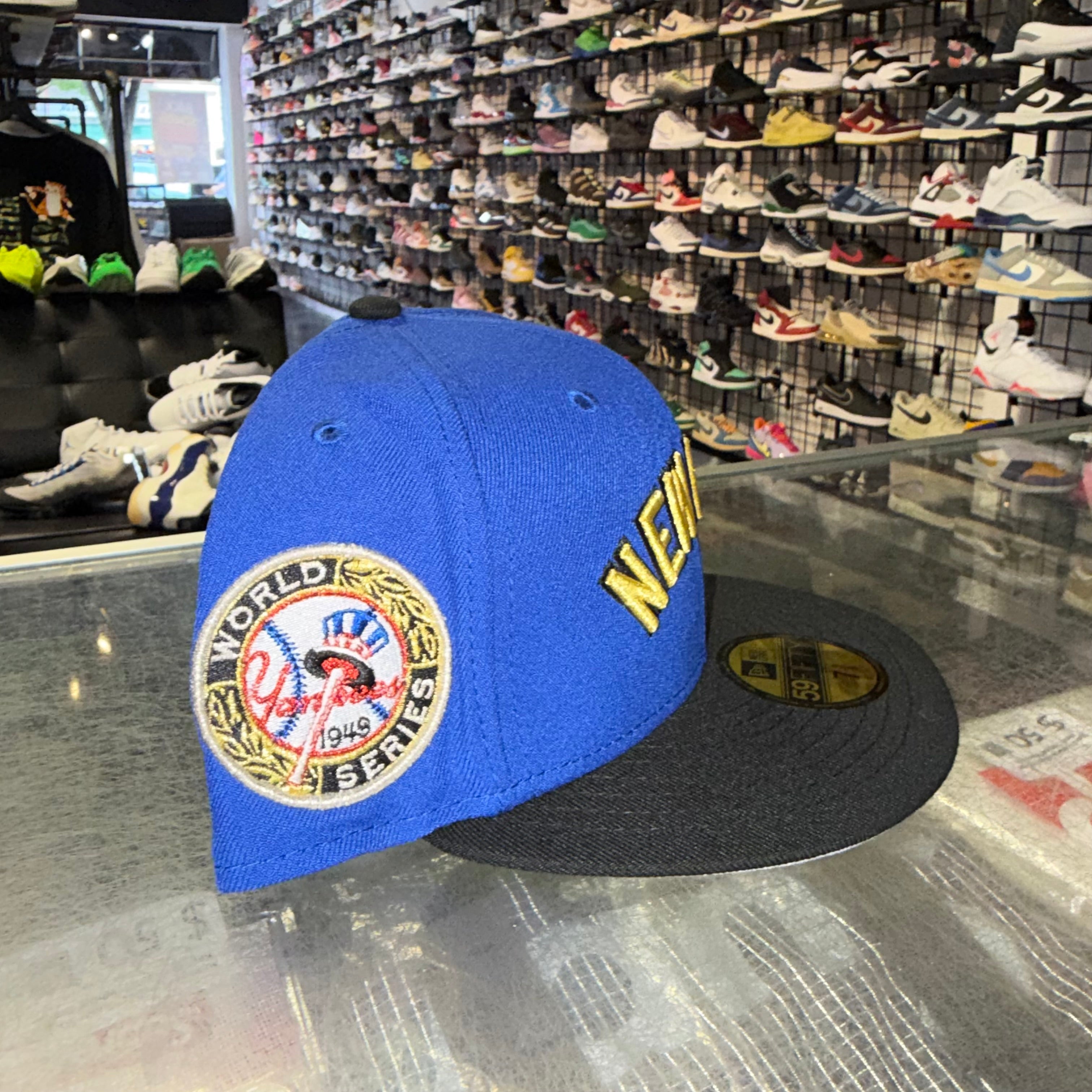 Size 7 3/8 New Era Fitted Hat “Yankees Blue/Black” Brand New