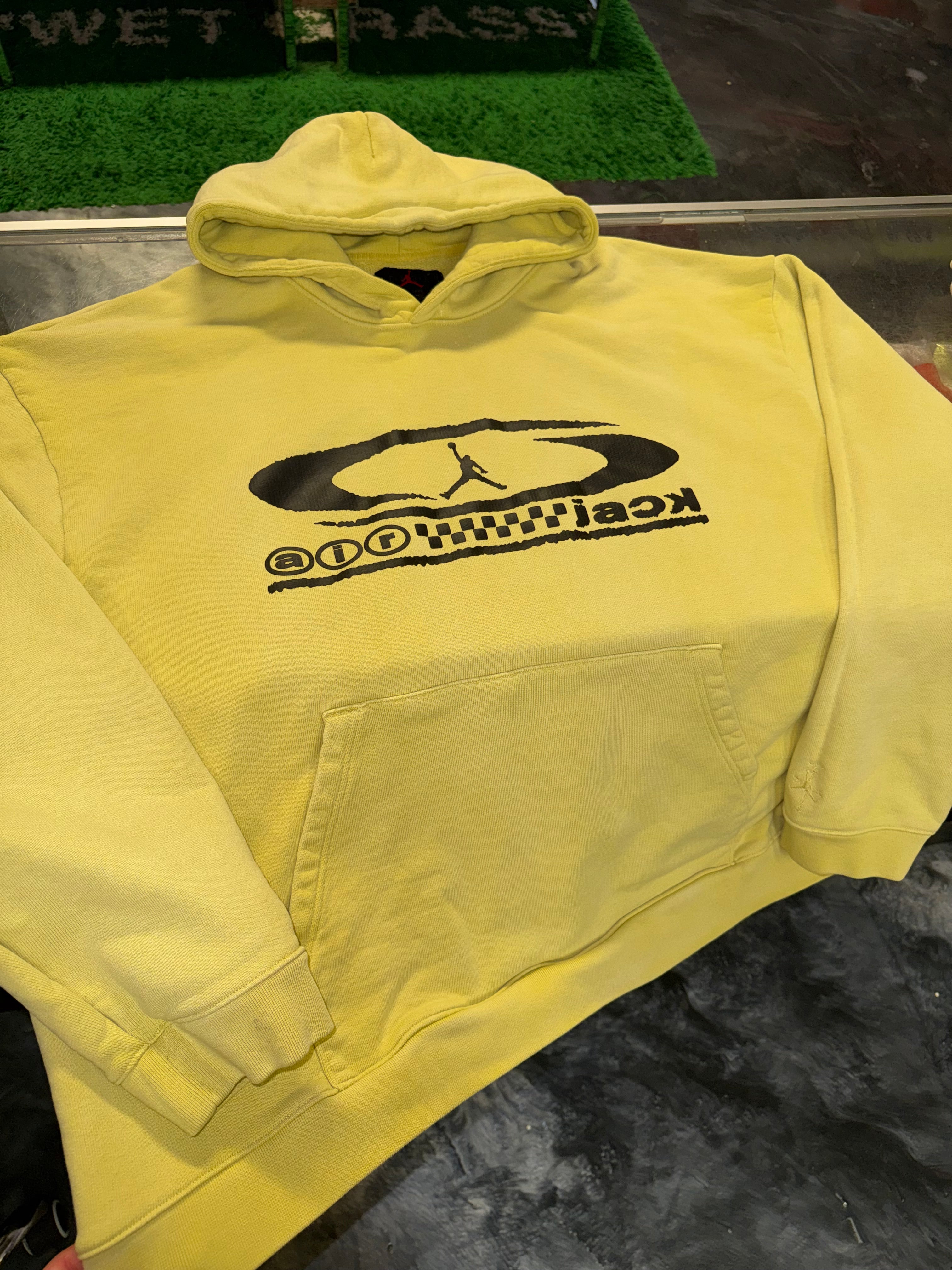 Size XL Air Jordan x Travis Scott Hoodie “Celery”