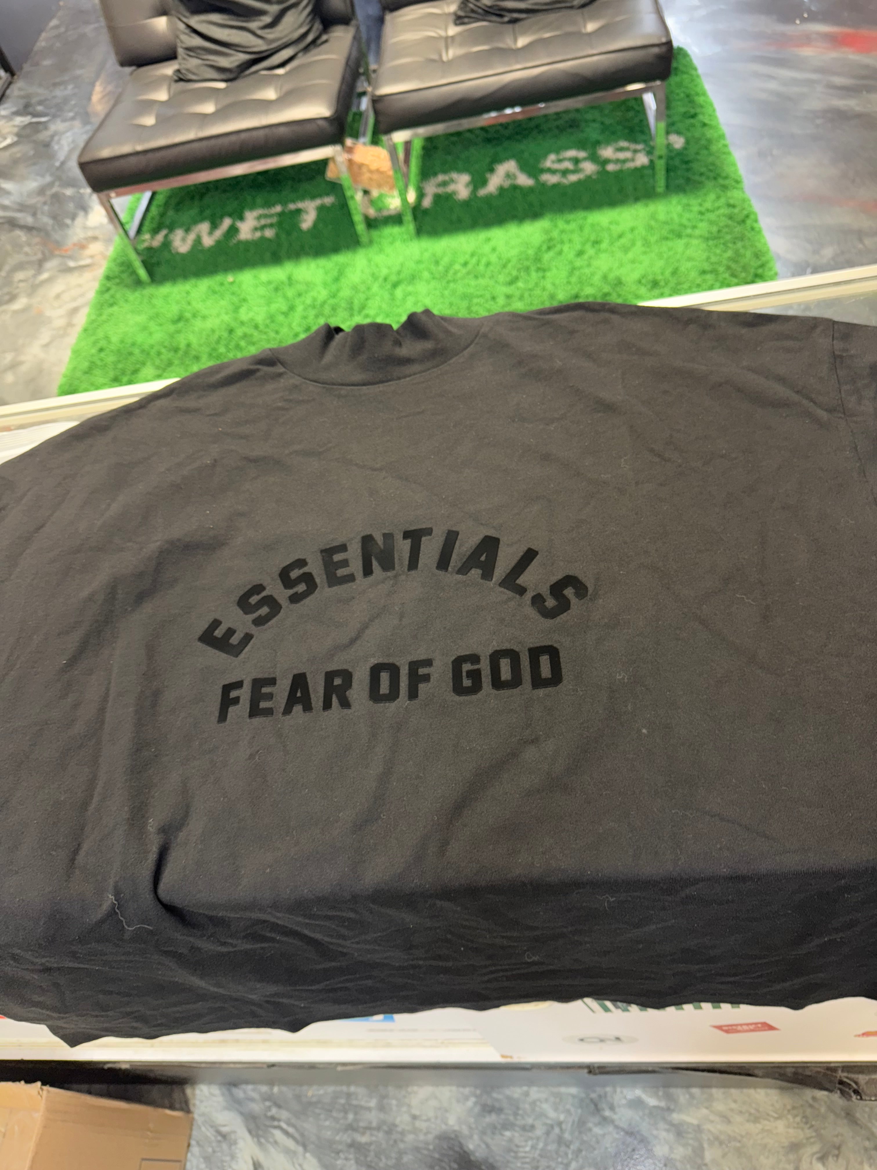 Size XL Essentials FOG Arch Logo Tee “Black”