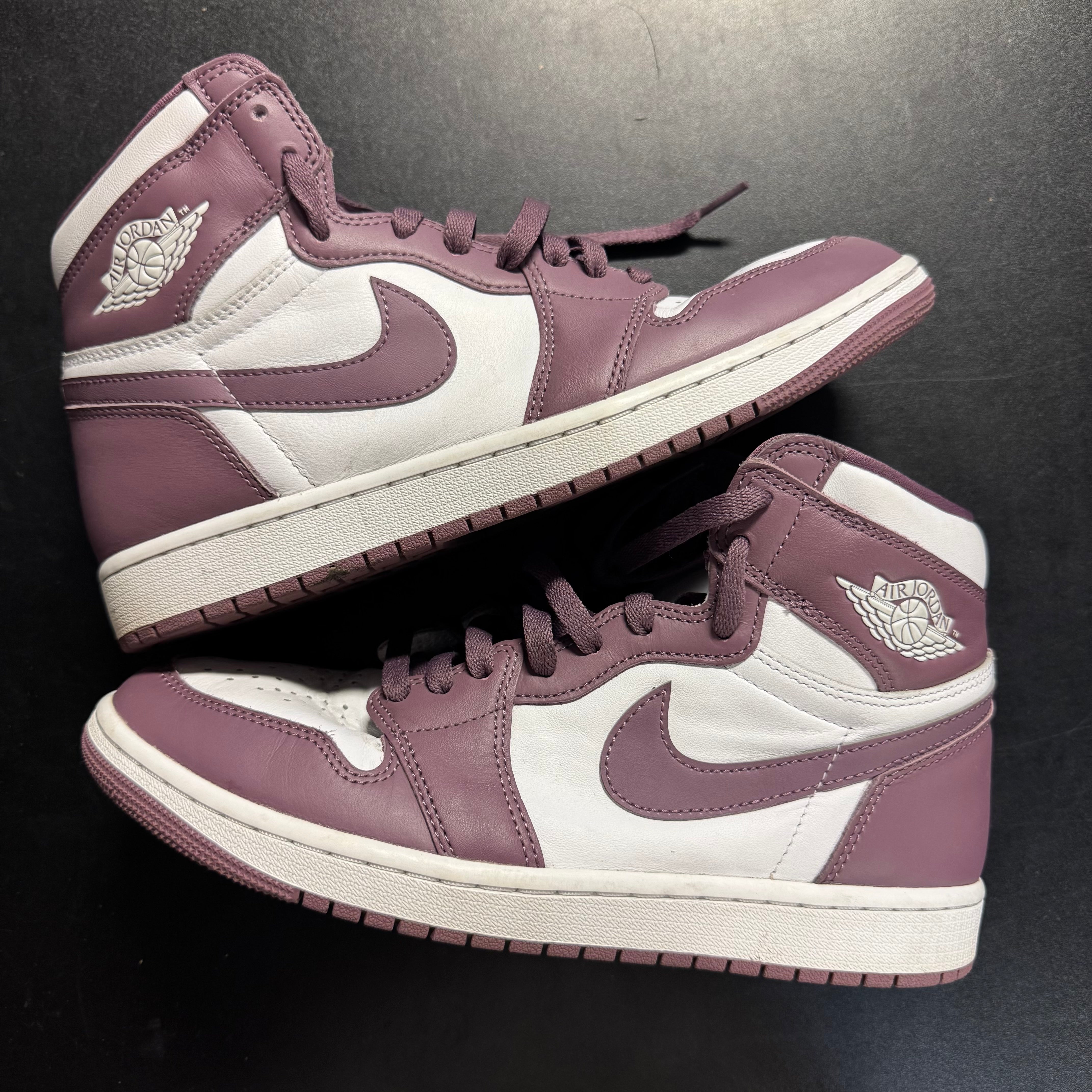 Size 9 Air Jordan 1 "Mauve" - NB