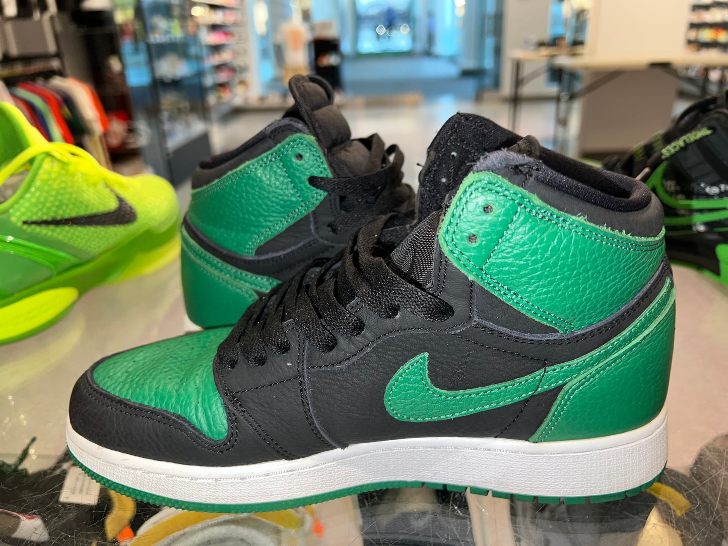 Size 5.5y Air Jordan 1 “Pine Green 2.0” (Mall)