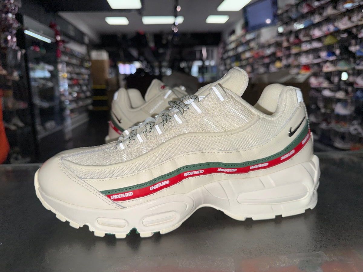 Nike Air Max 95 Undefeated Sail sneaker, pre-owned, size 10.5 – view 2