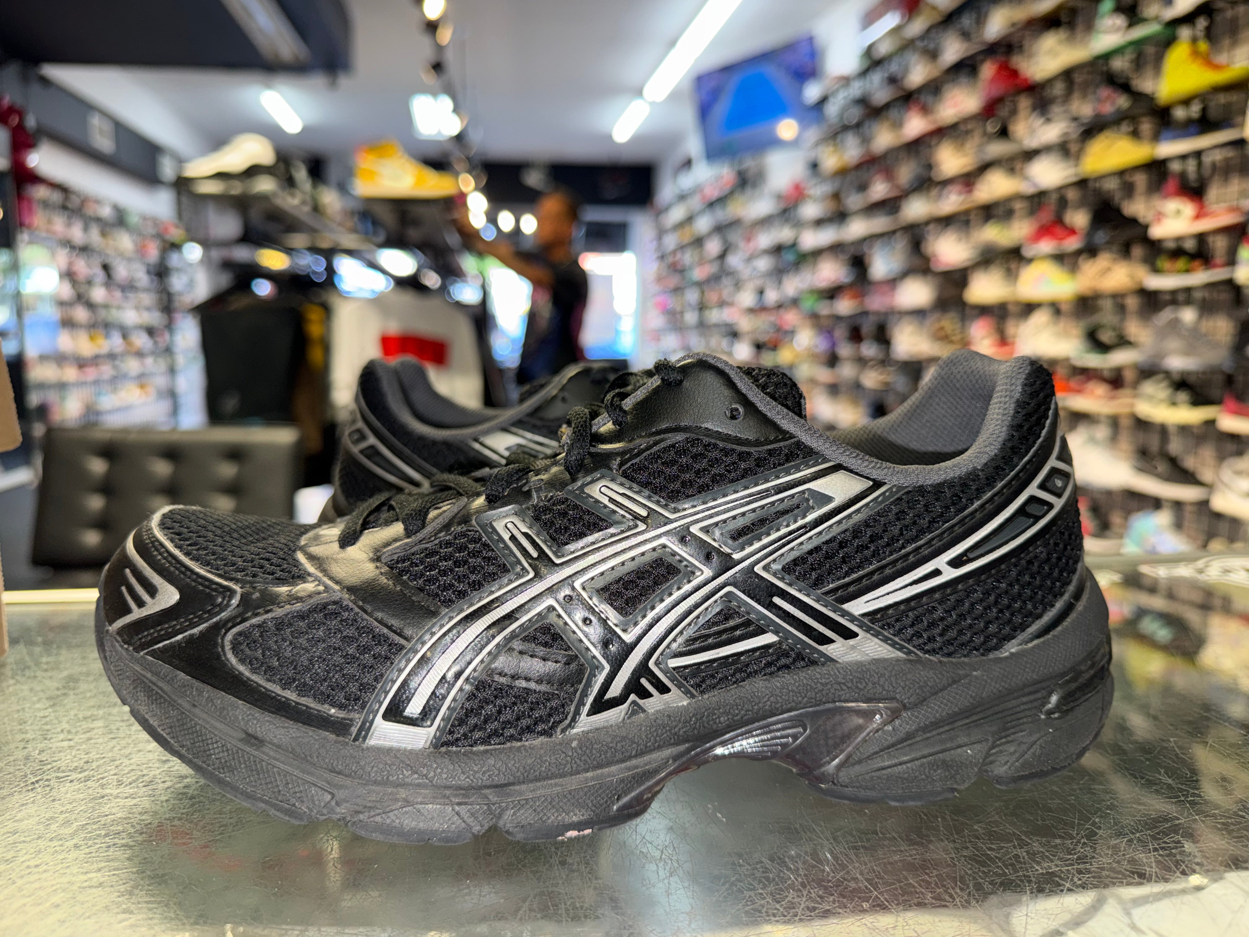 Size 8.5 Asics Gel-1130 “Black/Silver”