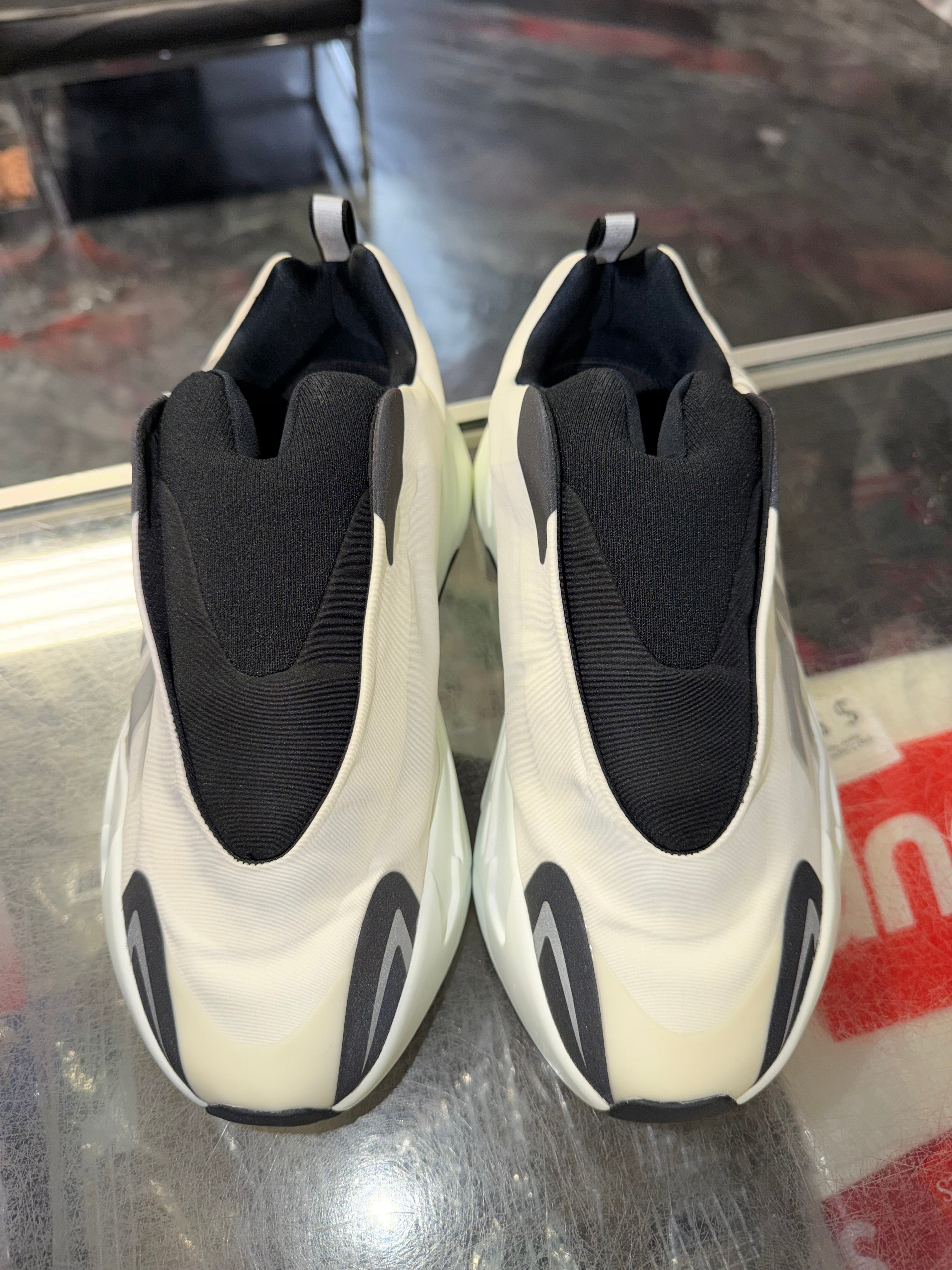 Size 8 Adidas Yeezy Boost 700 MNVN Laceless "Analog" Brand New