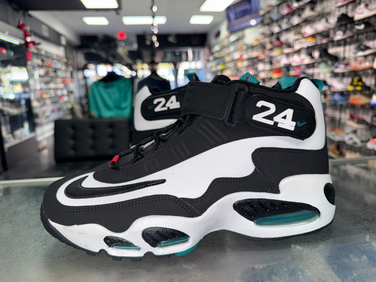 Air Griffey Max 1 Freshwater sneaker, pre-owned, size 9.5 – view 2