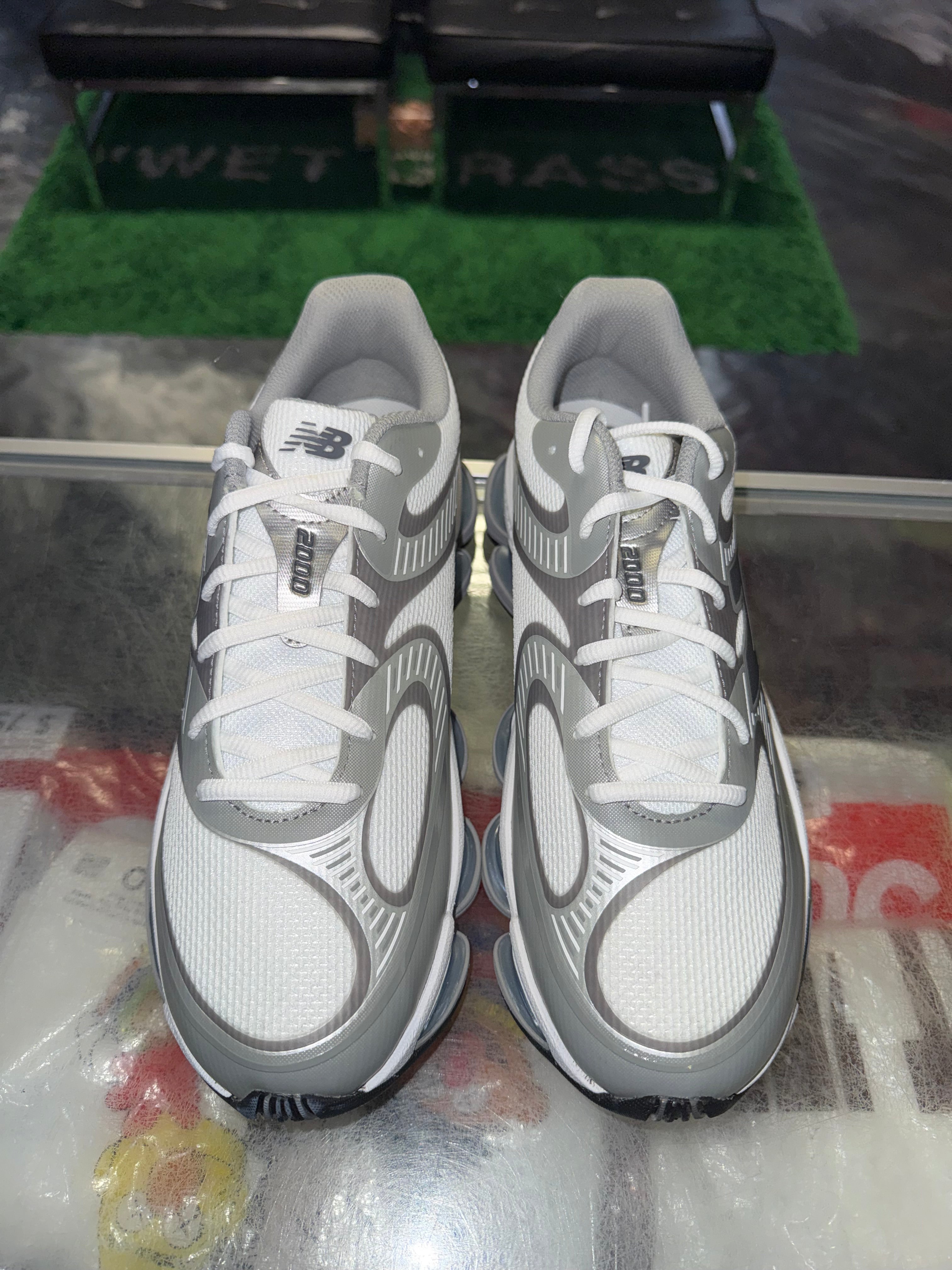 Size 10.5 New Balance Abzorb 2000 “White Grey Blue” Brand New