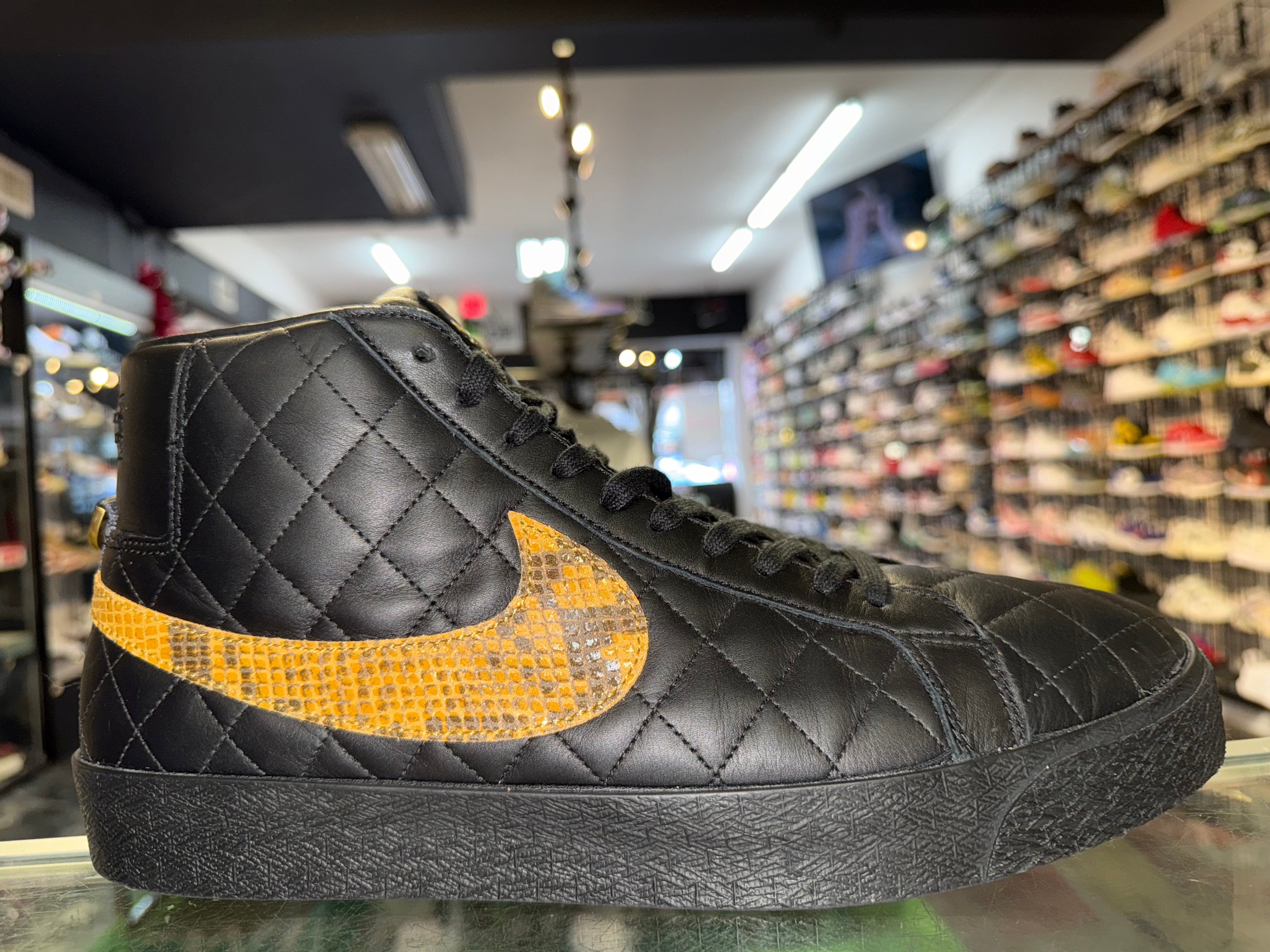 Size 12 Blazer Mid SB Supreme "Black"