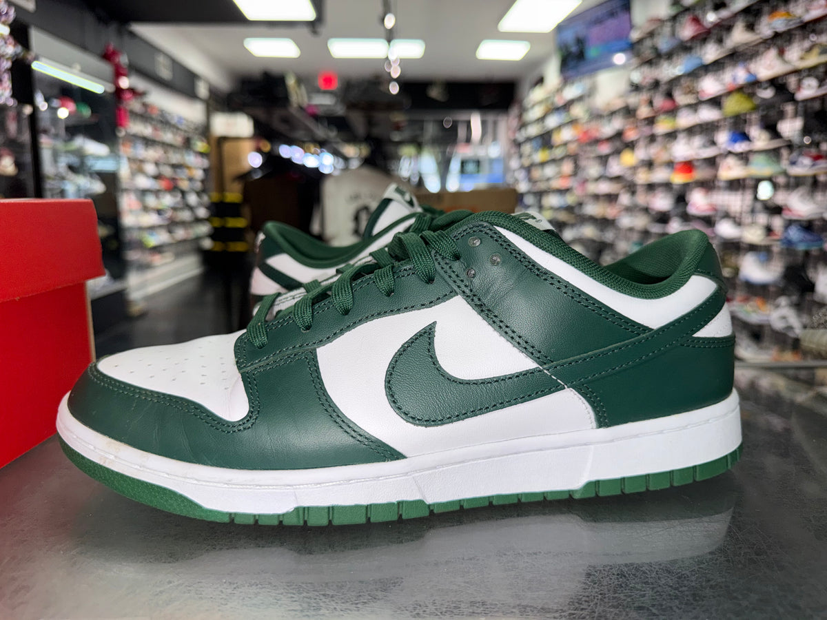 Nike Dunk Low Michigan State sneaker, pre-owned, size 10.5 – view 2