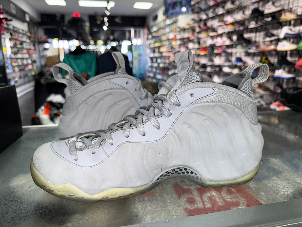 Nike Foamposite One Wolf Grey Suede sneaker, pre-owned, size 11 – view 4
