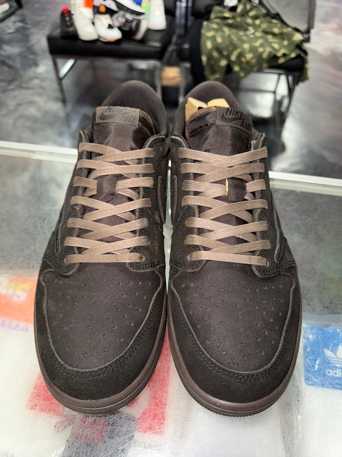 Air Jordan 1 Low Travis Scott Velvet Brown sneaker, pre-owned, size 11.5 – view 5
