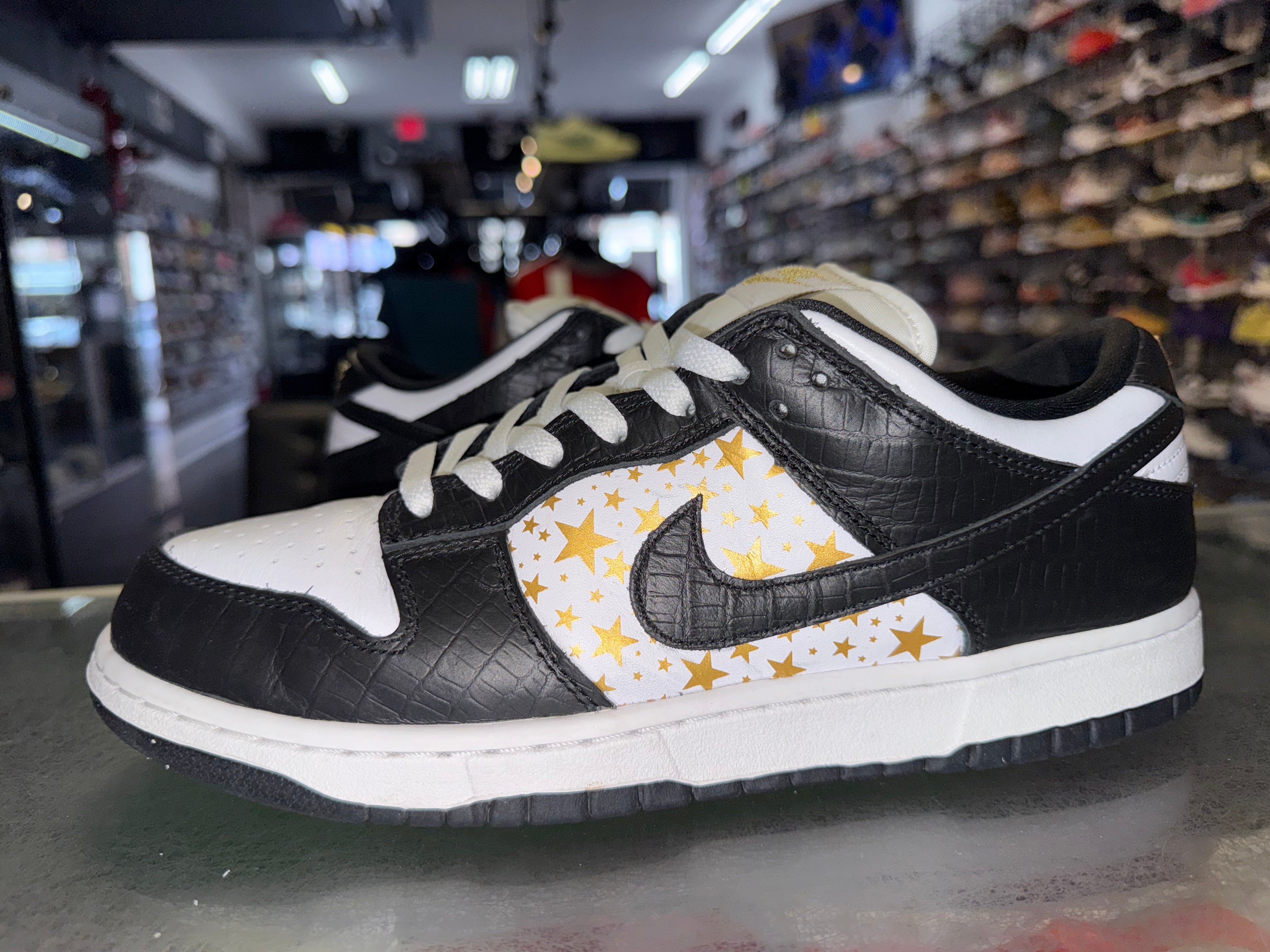 Size 9.5 Dunk Low SB Supreme Stars "Black"