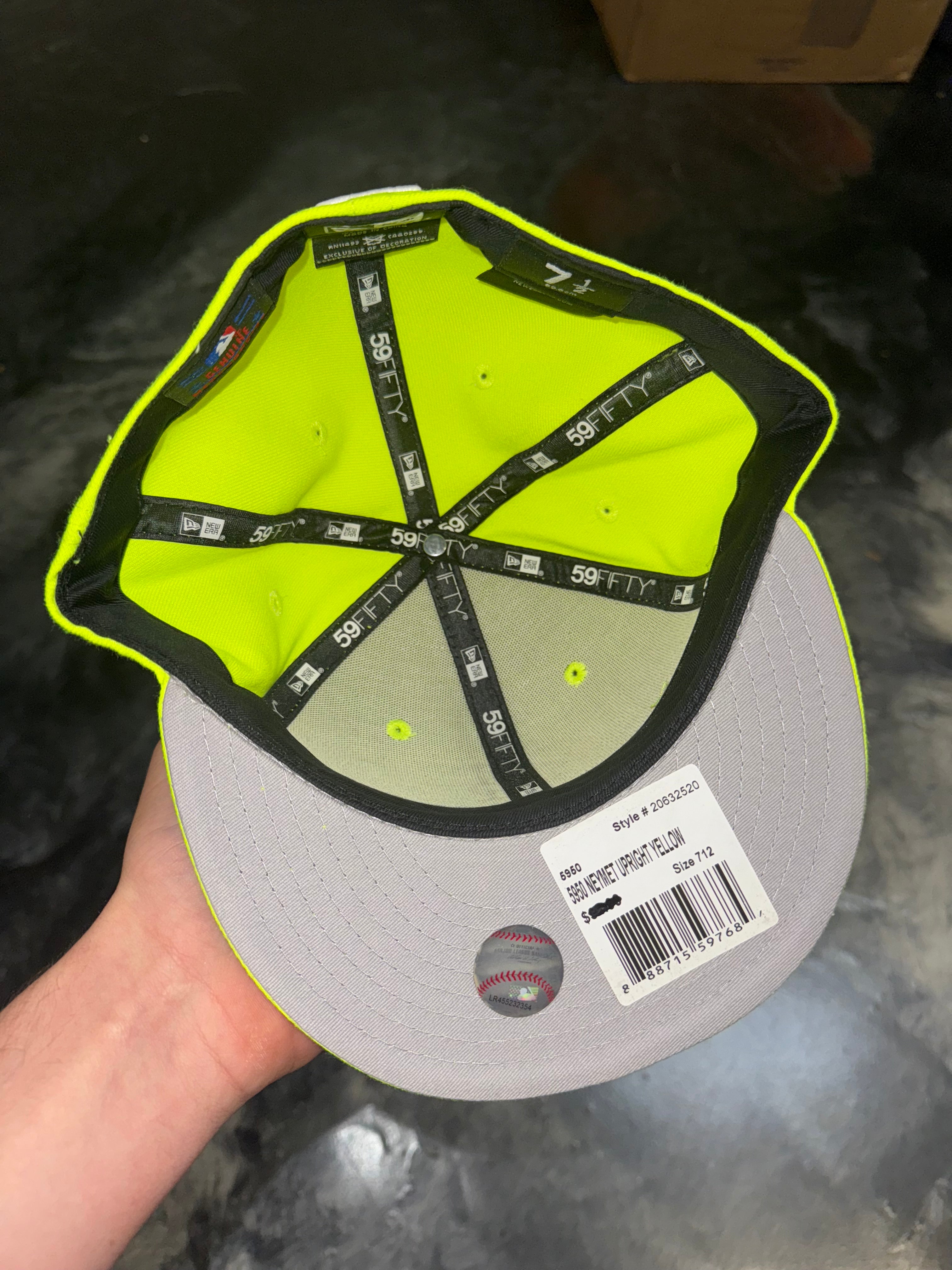 Size 7 1/2 New Era Fitted Hat “Mets Volt”