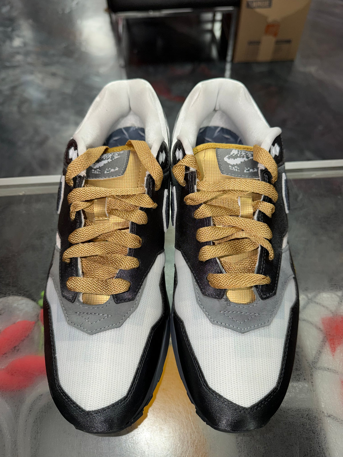 Nike Air Max 1 .SWOOSH Low Poly Big Head Mode sneaker, pre-owned, size 10.5 – view 5