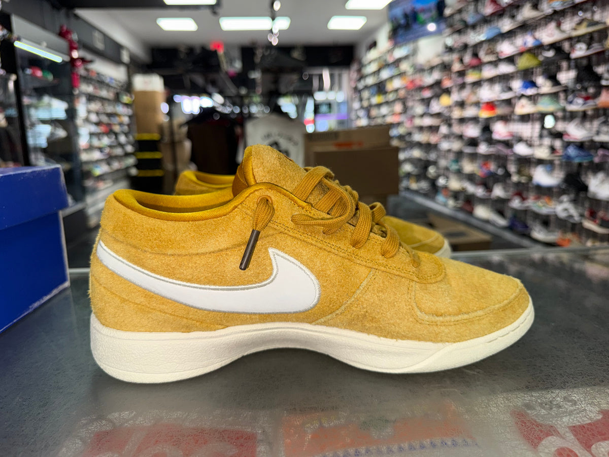 Nike Book 1 Chevrolet Gold Leaf sneaker, pre-owned, size 10.5 – view 3