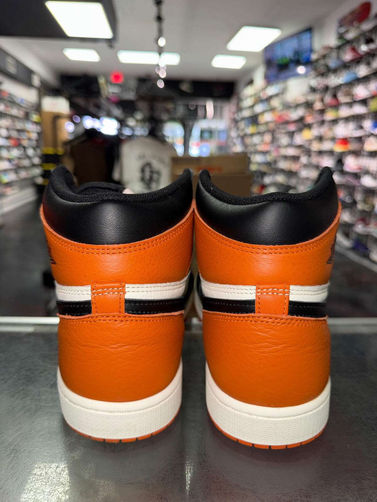 Air Jordan 1 Shattered Backboard sneaker, pre-owned, size 10.5 – view 6