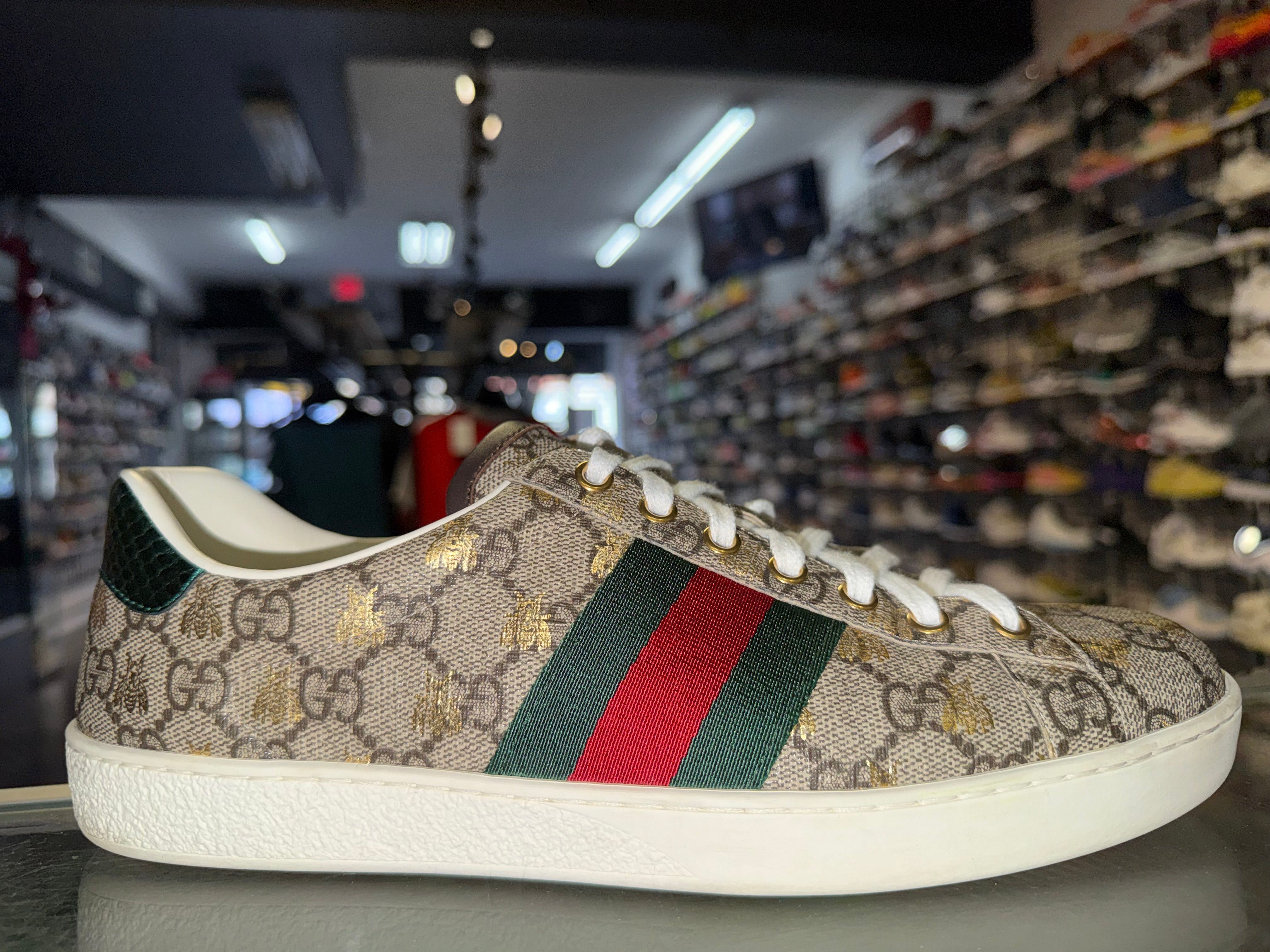 Size 8.5 (7.5G) Gucci Ace Low “GG Print Bee"