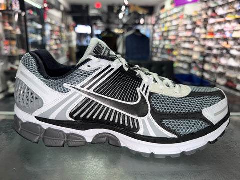 Size 10.5 Zoom Vomero 5 "Black White" Brand New