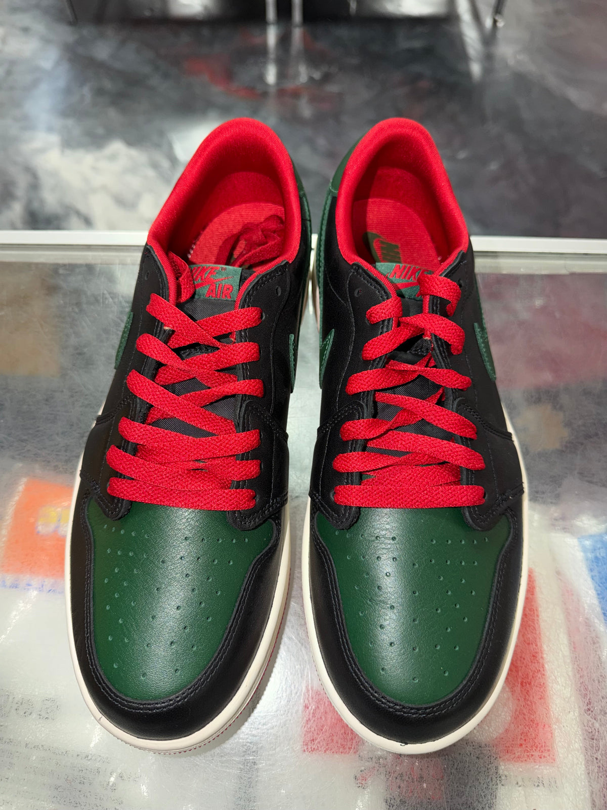 Size 9 (10.5W) Air Jordan 1 "Gorge Green Varsity Red" Brand New