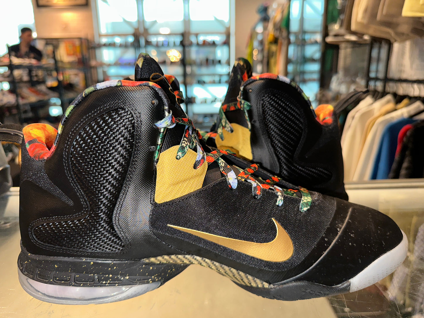 Size 14 LeBron 9 “Watch the Throne” (Mall)
