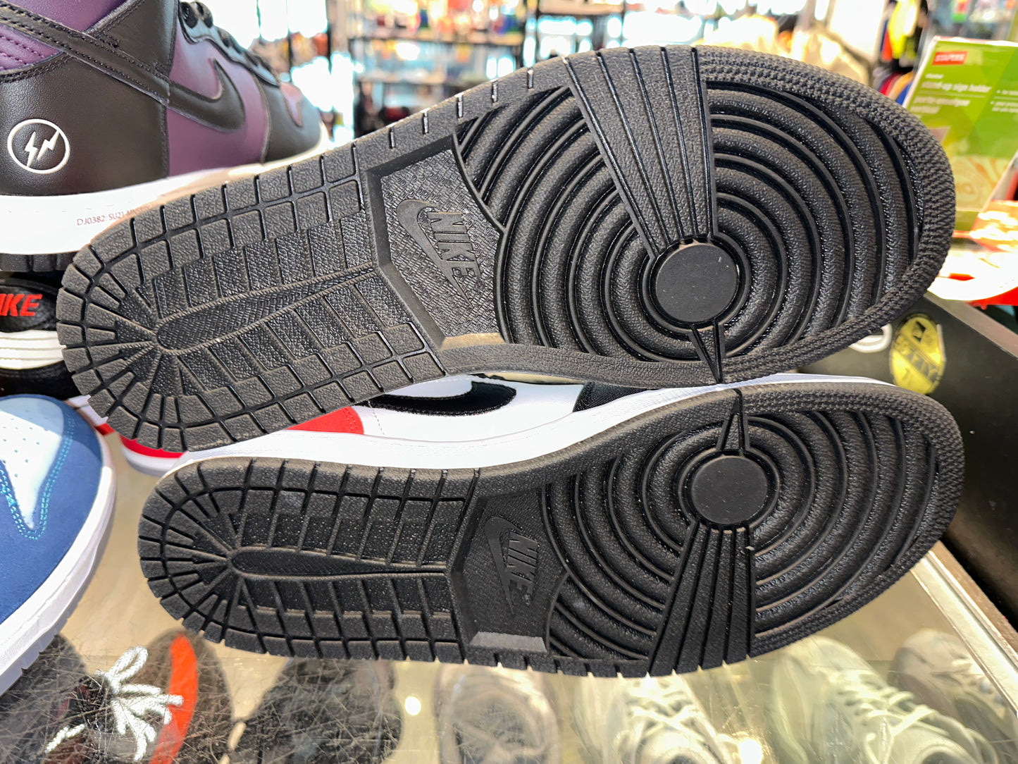 Size 11.5 Air Jordan 1 Mid SE “Red Black Toe” Brand New (Mall)