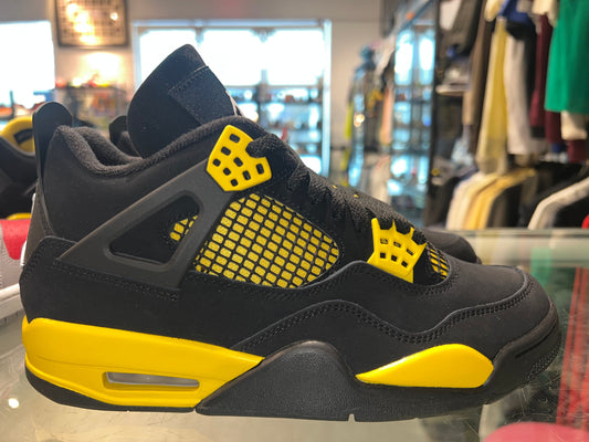 Size 10 Air Jordan 4 “Thunder” Brand New (Mall)
