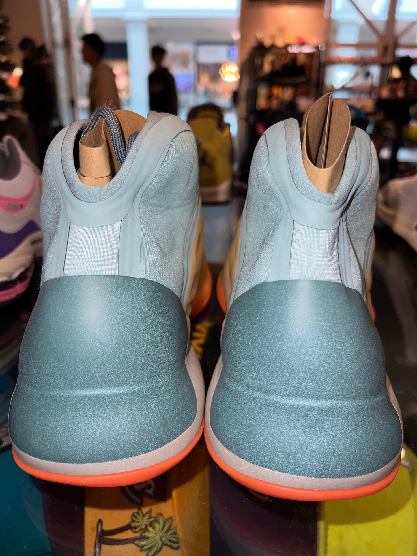 Size 8 Adidas Yeezy QNTM “Hi-area Coral” Brand New (Mall)
