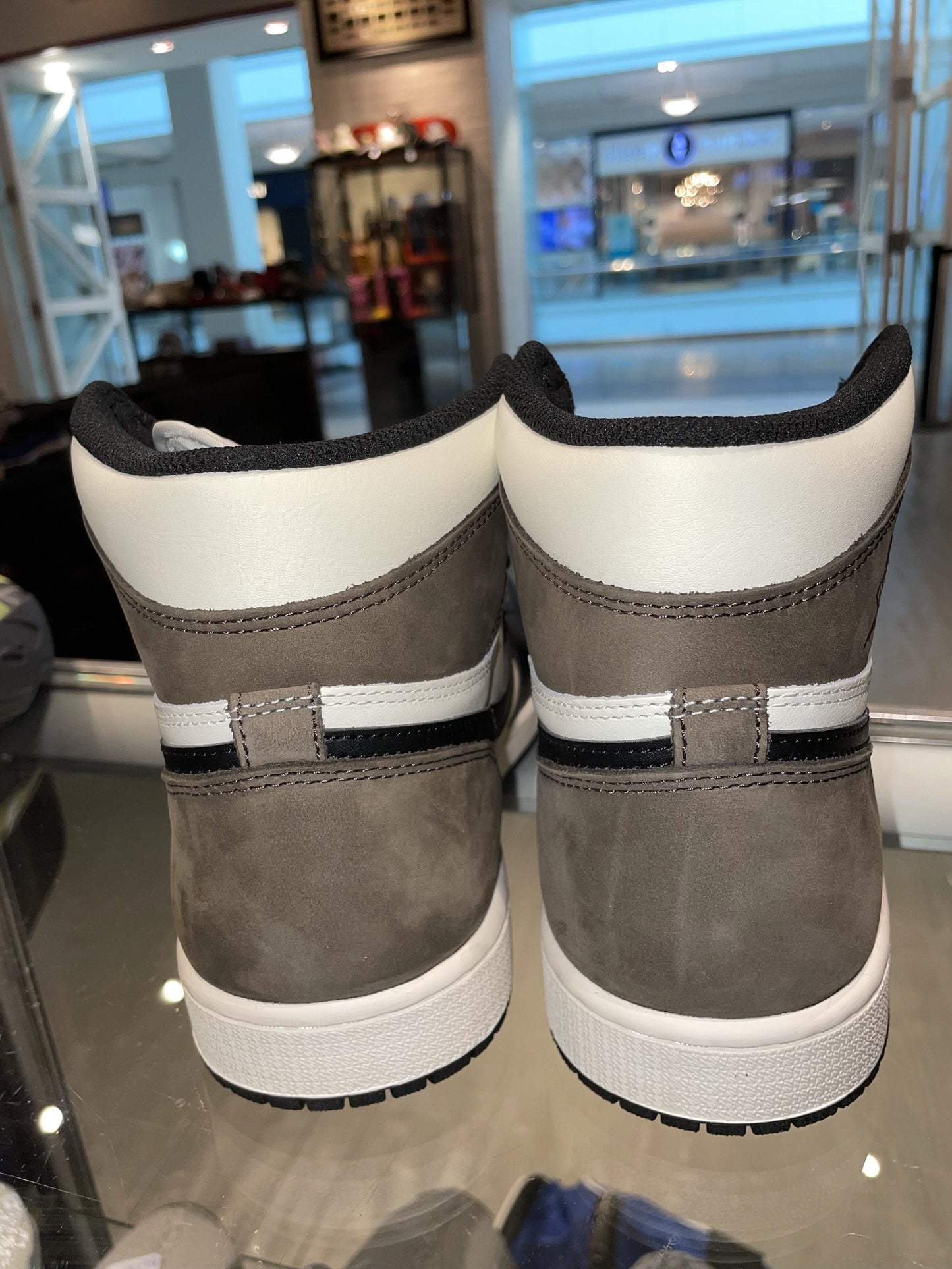 Size 8.5 Air Jordan 1 “Mocha” Brand New (Mall)